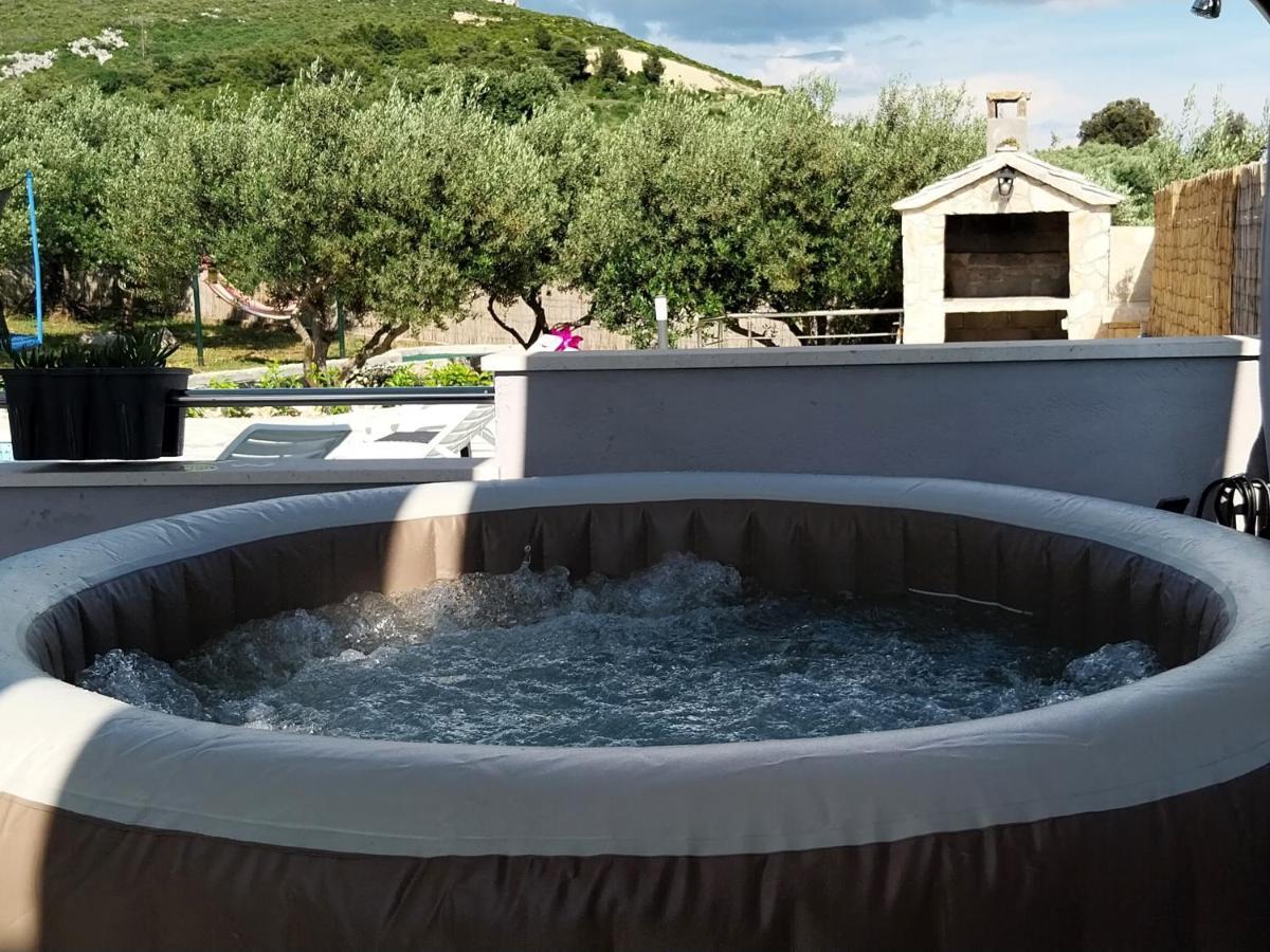 Holiday House M&A&K With Swimming Pool Kaštel Štafilić 외부 사진