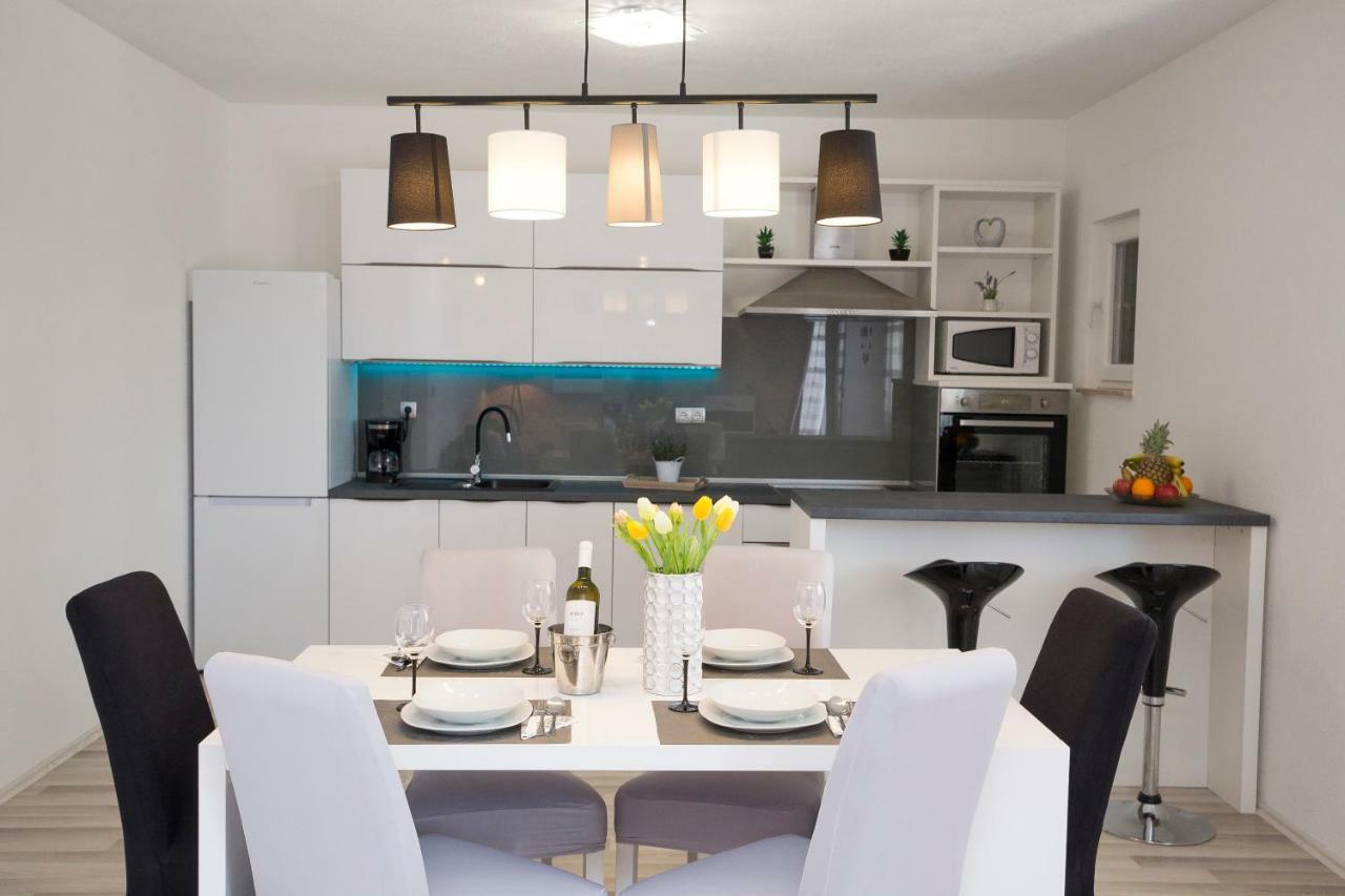 Holiday House M&A&K With Swimming Pool Kaštel Štafilić 외부 사진