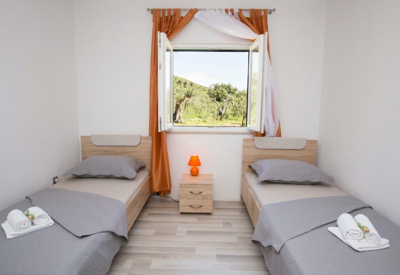 Holiday House M&A&K With Swimming Pool Kaštel Štafilić 외부 사진
