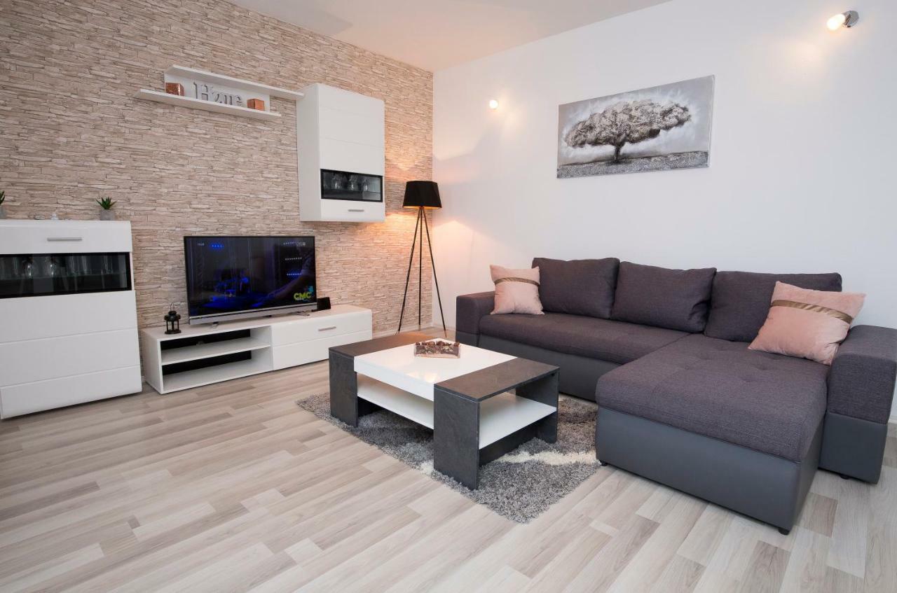 Holiday House M&A&K With Swimming Pool Kaštel Štafilić 외부 사진