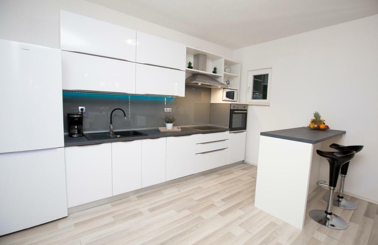 Holiday House M&A&K With Swimming Pool Kaštel Štafilić 외부 사진